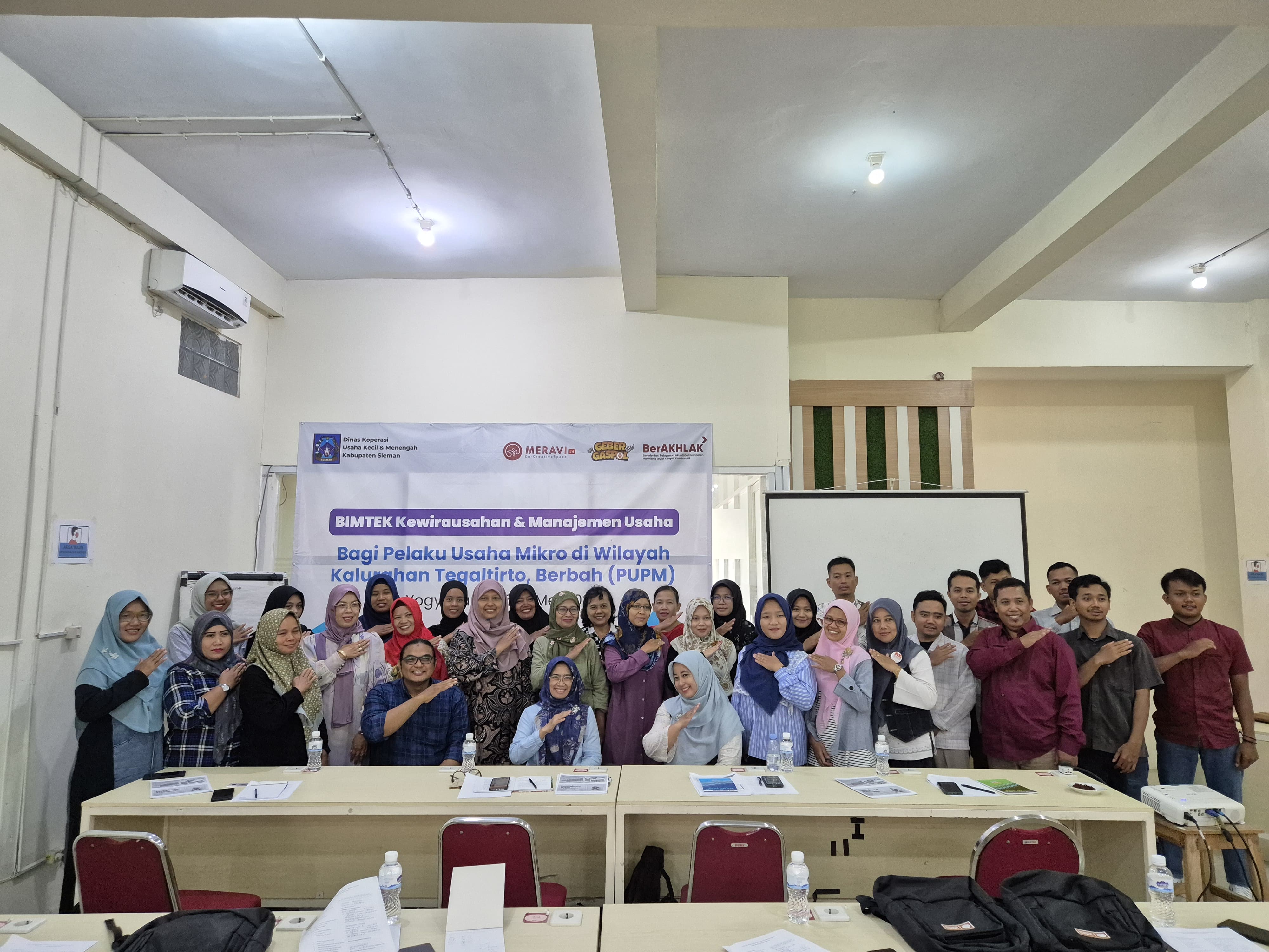 bimtek-kewirausahaan-dan-manajemen-usaha-pupm-kalurahan-tegaltirto-berbah-sleman